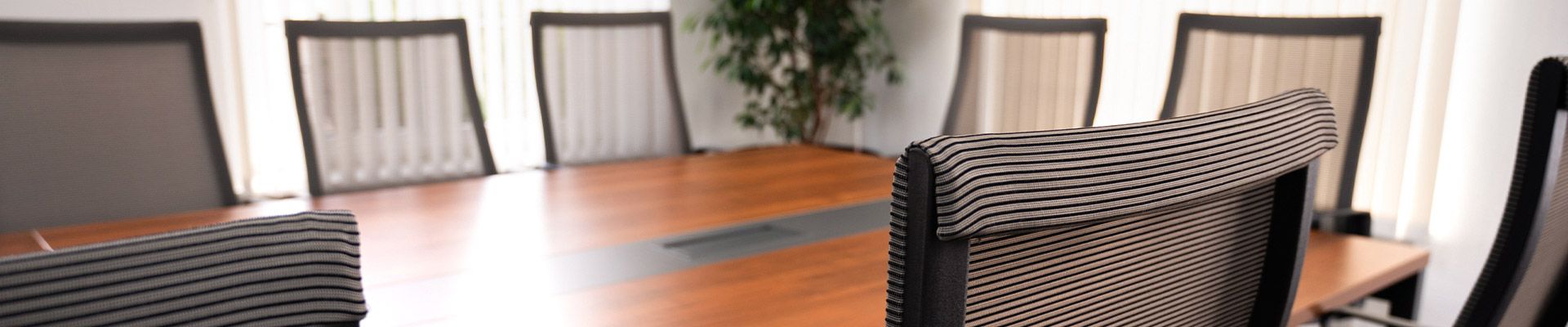 drei Fragen an AMID Büro Firmenversicherung Vorteile Haftpflichtversicherung Sachversicherung Elektronikversicherung Bäckerei Metallverarbeitung Lagerhalle