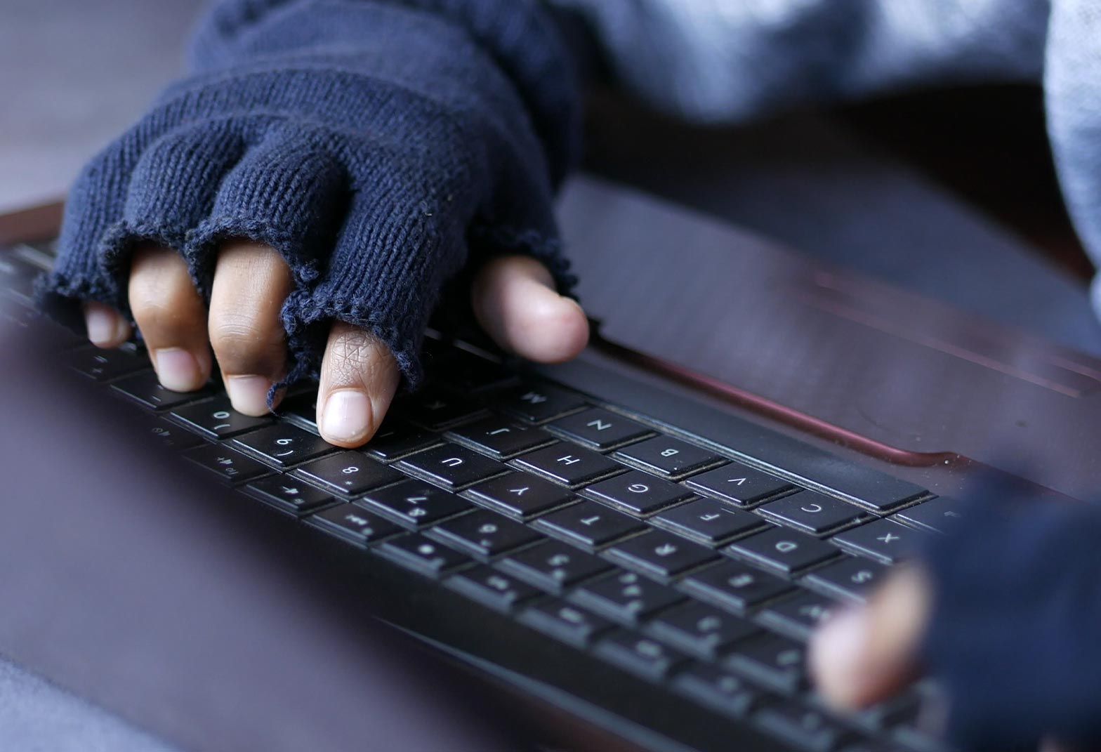 cyberkriminalität Versicherungsschutz Tastatur Laptop Computer cyberversicherung Versicherungsmakler Hamm